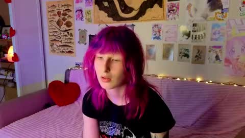 Erica online show from April 27, 2026, 8:18 pm