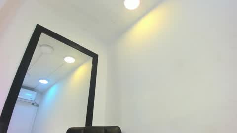 Snapshot of vera_candella chatting on May 6, 2026, 11:26 am vera online show from May 6, 2026, 11:26 am