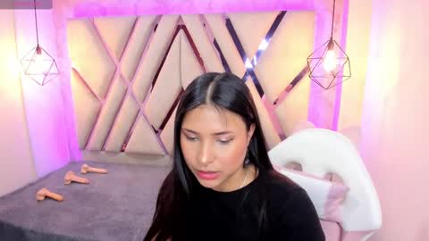 Domelipa  online show from December 4, 2024, 6:39 pm