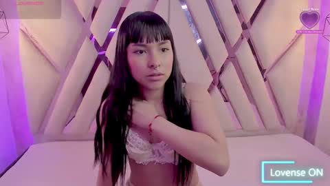 Domelipa  online show from February 26, 2025, 5:39 pm