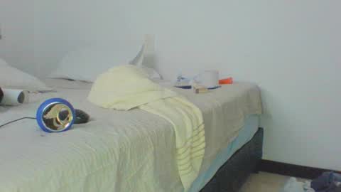 Snapshot of vergagolosa22 chatting on April 11, 2026, 9:57 am vergagolosa22 online show from April 11, 2026, 9:57 am