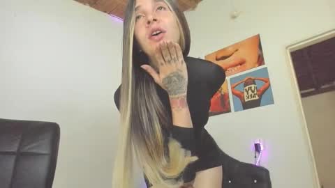 Snapshot of vergonxx_ chatting on February 19, 2026, 9:22 pm sarah online show from February 19, 2026, 9:22 pm