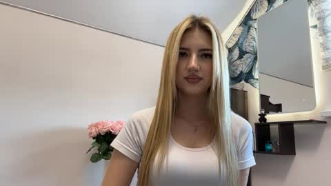 Snapshot of verlieleverton chatting on April 6, 2026, 9:54 am Elisa online show from April 6, 2026, 9:54 am