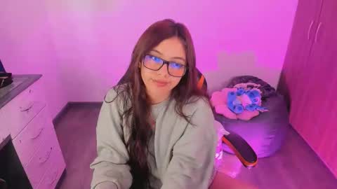 Verolake online show from October 16, 2025, 7:48 pm