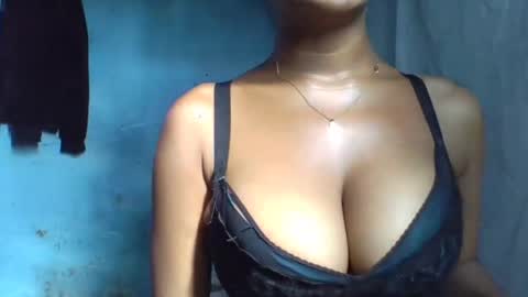 Snapshot of verolla31 chatting on January 31, 2025, 12:51 pm verolla31 online show from January 31, 2025, 12:51 pm