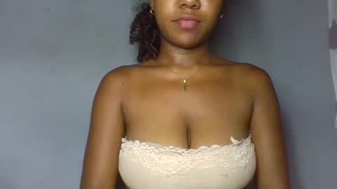 Snapshot of verolla31 chatting on February 26, 2025, 10:42 pm verolla31 online show from February 26, 2025, 10:42 pm