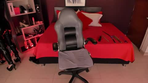 Vero Milf online show from May 8, 2026, 7:19 pm
