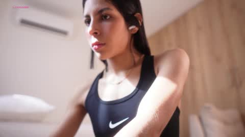 Veronica online show from December 16, 2025, 2:11 pm