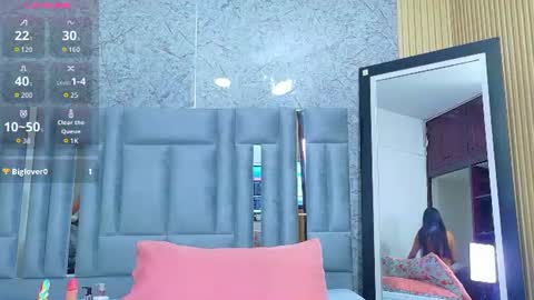 Snapshot of veronica_roose chatting on June 19, 2026, 12:53 pm Veronica online show from June 19, 2026, 12:53 pm