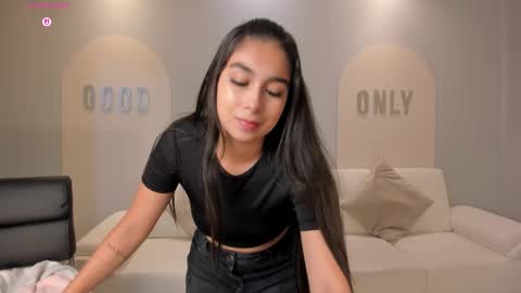 Vero  online show from November 28, 2025, 8:39 am