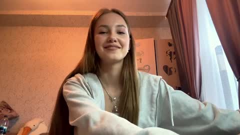 Isabella Moretti online show from April 7, 2026, 11:21 am