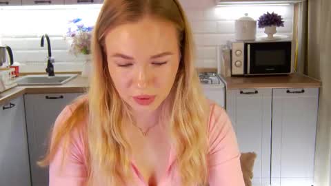 Snapshot of veronikamitchel chatting on October 19, 2025, 4:07 pm Veronika online show from October 19, 2025, 4:07 pm