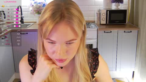 Snapshot of veronikamitchel chatting on October 27, 2025, 3:38 pm Veronika online show from October 27, 2025, 3:38 pm