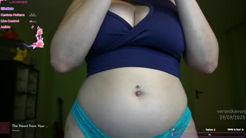 Snapshot of veronikavonk chatting on September 29, 2025, 2:55 pm Veronika von Kleist online show from September 29, 2025, 2:55 pm