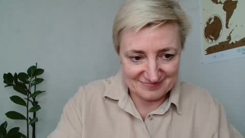 verony_ online show from March 10, 2025, 9:43 am