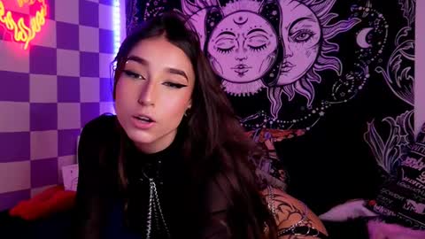 Snapshot of verosmit1 chatting on March 3, 2025, 9:05 pm        online show from March 3, 2025, 9:05 pm