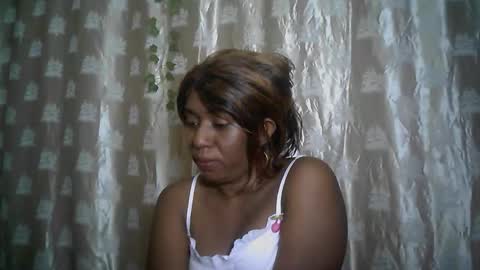 Snapshot of verronique1511 chatting on May 17, 2026, 3:26 am verronique1511 online show from May 17, 2026, 3:26 am