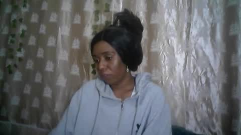 Snapshot of verronique1511 chatting on May 24, 2026, 6:18 am verronique1511 online show from May 24, 2026, 6:18 am