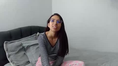 Snapshot of very_hard2 chatting on January 18, 2026, 7:06 pm very_hard2 online show from January 18, 2026, 7:06 pm