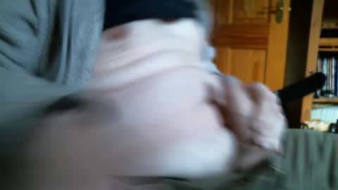 Snapshot of veryhornyoldman1504 chatting on November 2, 2025, 4:09 pm Mark online show from November 2, 2025, 4:09 pm