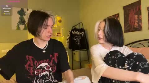 veryraretwins online show from November 26, 2025, 10:44 pm