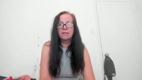 Snapshot of verysassypeachgoddess chatting on May 26, 2026, 1:51 pm verysassypeachgoddess online show from May 26, 2026, 1:51 pm