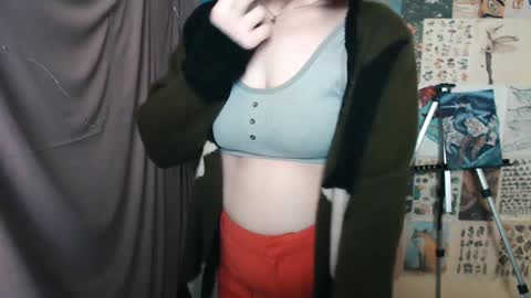 Snapshot of veryveryvery_shy chatting on January 22, 2025, 7:03 am veryveryvery_shy online show from January 22, 2025, 7:03 am