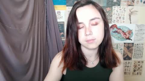 Snapshot of veryveryvery_shy chatting on September 22, 2025, 5:20 am veryveryvery_shy online show from September 22, 2025, 5:20 am