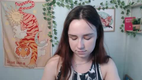 Snapshot of veryveryvery_shy chatting on June 18, 2026, 9:14 am veryveryvery_shy online show from June 18, 2026, 9:14 am
