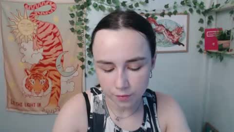 Snapshot of veryveryvery_shy chatting on June 20, 2026, 5:43 am veryveryvery_shy online show from June 20, 2026, 5:43 am