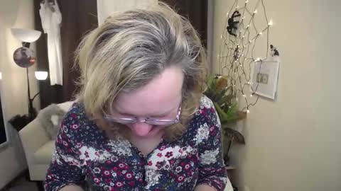 vestawoody online show from October 31, 2025, 7:09 am