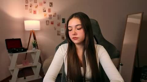 Rachel online show from November 21, 2025, 8:18 pm