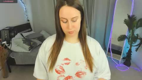 Snapshot of via_lattea_ chatting on January 15, 2026, 11:04 am Camilla online show from January 15, 2026, 11:04 am