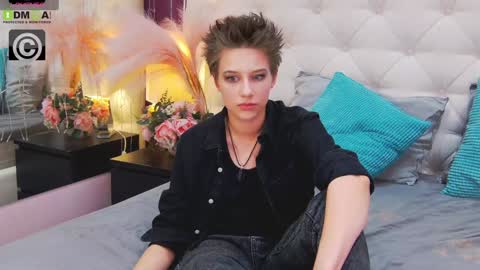 Snapshot of via_mayer chatting on January 31, 2025, 3:41 am Via online show from January 31, 2025, 3:41 am