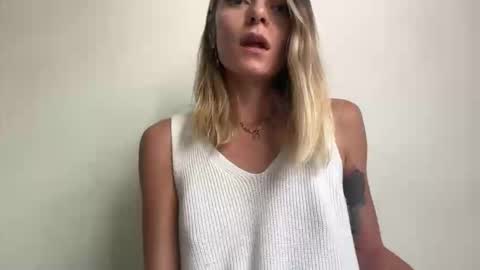 Snapshot of viajemos chatting on January 17, 2026, 6:33 pm papichulo y mamichula online show from January 17, 2026, 6:33 pm