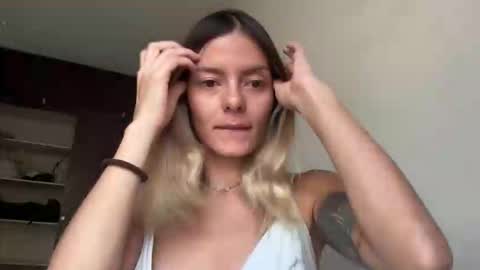 Snapshot of viajemos chatting on January 18, 2026, 6:34 pm papichulo y mamichula online show from January 18, 2026, 6:34 pm