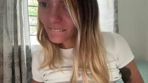 Snapshot of viajemos chatting on March 8, 2026, 9:18 pm papichulo y mamichula online show from March 8, 2026, 9:18 pm