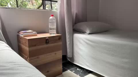 Snapshot of viajemos chatting on March 23, 2026, 6:45 pm papichulo y mamichula online show from March 23, 2026, 6:45 pm