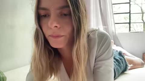 Snapshot of viajemos chatting on March 25, 2026, 5:08 pm papichulo y mamichula online show from March 25, 2026, 5:08 pm