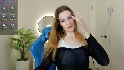 Snapshot of viamltdreamer chatting on October 31, 2025, 2:12 am viamltdreamer online show from October 31, 2025, 2:12 am