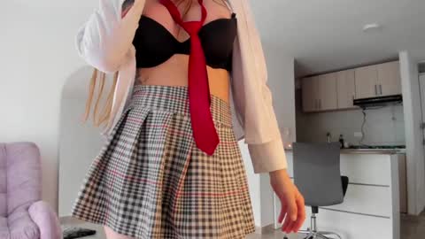 Vianca Cruz online show from December 6, 2024, 3:22 pm