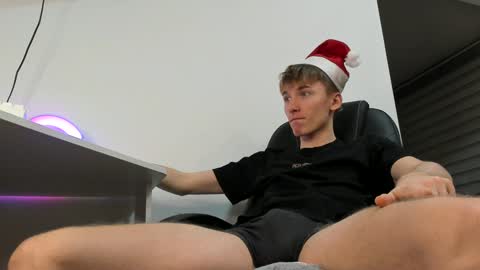 vibemygirl online show from December 26, 2024, 1:54 pm