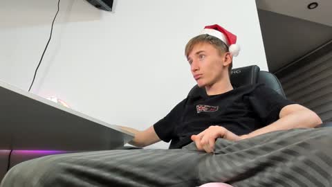 vibemygirl online show from January 2, 2025, 12:46 pm