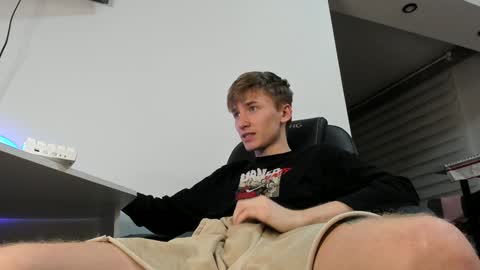 vibemygirl online show from January 16, 2025, 1:36 pm