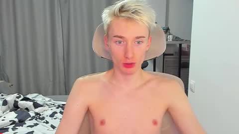 vibemygirl online show from October 1, 2025, 12:22 pm