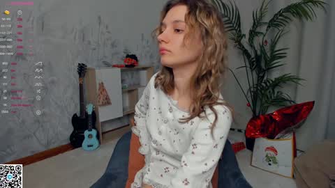 Snapshot of vibes_of_joy chatting on December 25, 2024, 9:00 pm Mikky online show from December 25, 2024, 9:00 pm