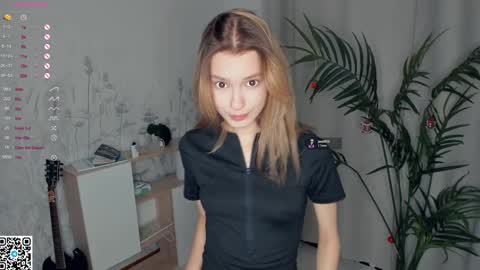 Snapshot of vibes_of_joy chatting on December 26, 2024, 8:21 pm Mikky online show from December 26, 2024, 8:21 pm