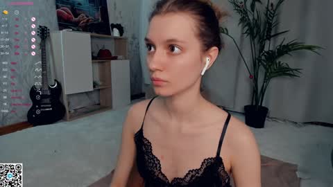 Snapshot of vibes_of_joy chatting on January 17, 2025, 11:49 am Mikky online show from January 17, 2025, 11:49 am