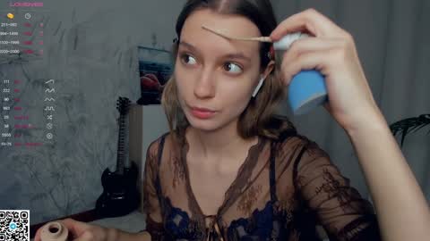 Snapshot of vibes_of_joy chatting on January 18, 2025, 7:38 am Mikky online show from January 18, 2025, 7:38 am