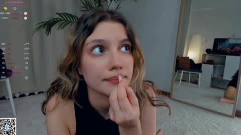 Snapshot of vibes_of_joy chatting on February 3, 2025, 11:09 am Mikky online show from February 3, 2025, 11:09 am